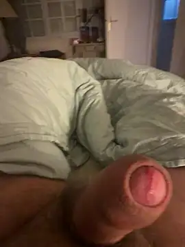 Snapshot of ejaculationmassive chatting on January 12, 2026, 8:10 am ejaculationmassive online show from January 12, 2026, 8:10 am