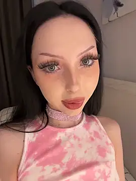 Lina Thornton  online show from May 11, 2026, 4:15 pm