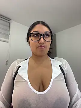 SharaRous online show from May 14, 2026, 1:35 am
