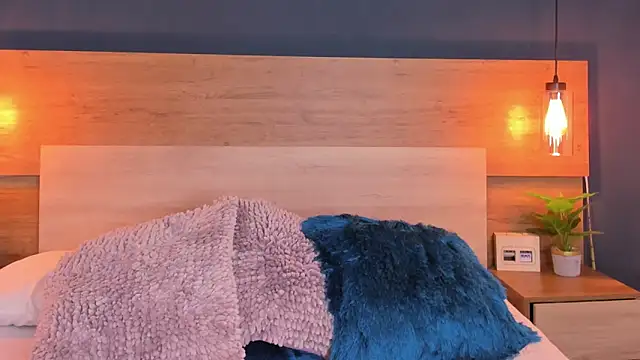 SusanAdams1 online show from December 13, 2025, 8:04 pm