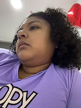 Snapshot of Rizos_hot_official chatting on June 1, 2026, 12:05 pm Rizos hot official online show from June 1, 2026, 12:05 pm