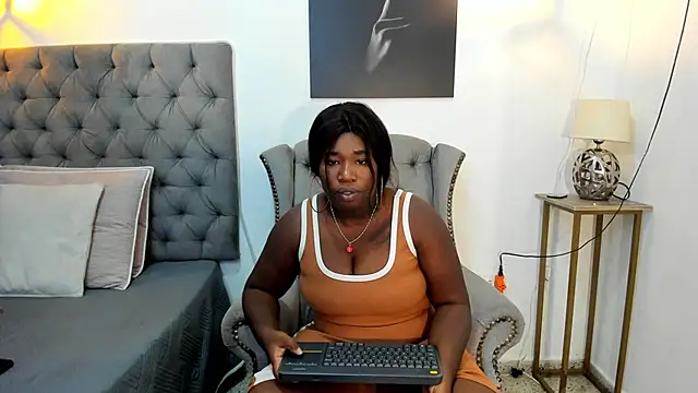 nahiroby ebony online show from September 17, 2025, 6:54 pm