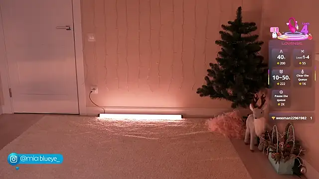 Snapshot of Miablueye chatting on January 17, 2026, 4:10 pm Miablueye online show from January 17, 2026, 4:10 pm