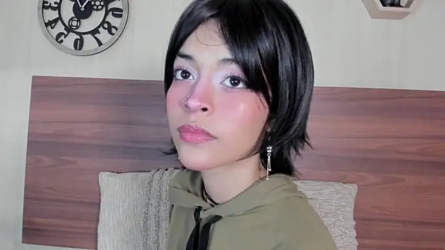 Snapshot of AnnyKitty_ chatting on September 18, 2025, 4:04 am AnnyKitty online show from September 18, 2025, 4:04 am
