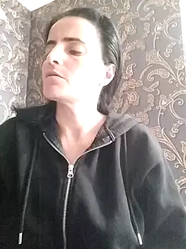 Gecenin Kralicesi online show from April 5, 2026, 11:17 am