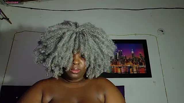 ebony NeighborMoans online show from May 13, 2026, 3:24 am