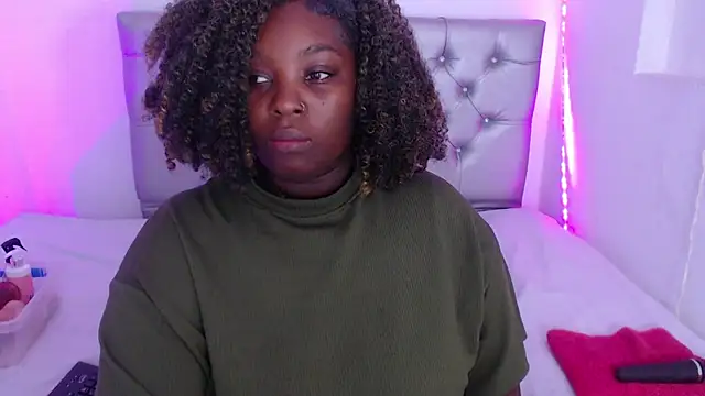 Snapshot of ebony_NeighborMoans chatting on October 2, 2025, 3:10 am ebony NeighborMoans online show from October 2, 2025, 3:10 am