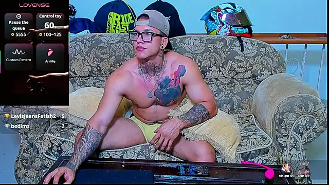 Snapshot of ArnoldSexy_ chatting on October 7, 2025, 4:57 am ArnoldSexy online show from October 7, 2025, 4:57 am
