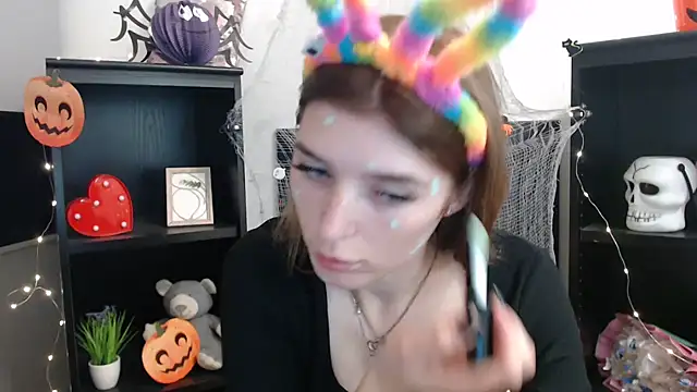 JuiceLips   online show from October 31, 2025, 2:24 pm