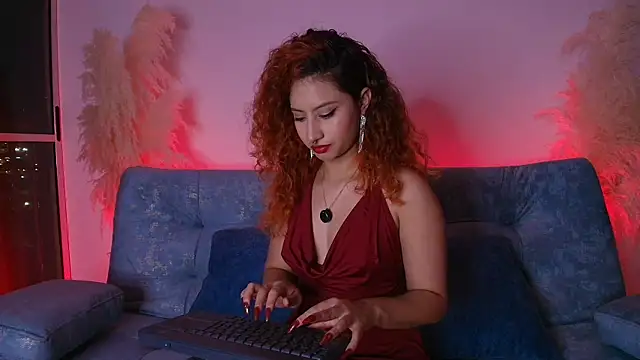 Snapshot of SkyReed_ chatting on October 4, 2025, 12:12 am SkyReed online show from October 4, 2025, 12:12 am
