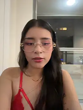 CatadeLuca online show from September 18, 2025, 4:37 am