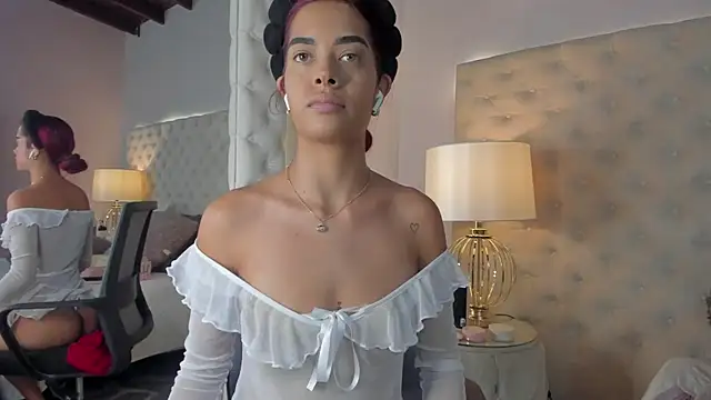 Snapshot of AlannaBlakes chatting on November 4, 2025, 2:59 am AlannaBlakes online show from November 4, 2025, 2:59 am