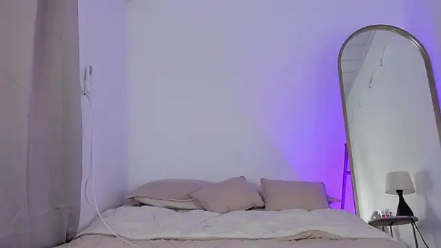 elzafuentes1 online show from November 4, 2025, 8:12 pm