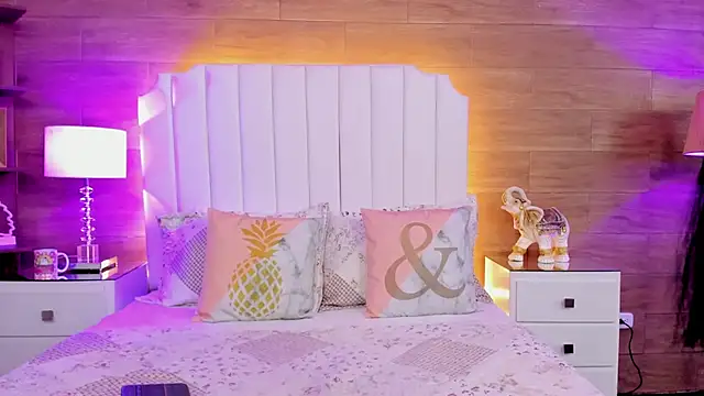 ScarletMore online show from October 17, 2025, 12:40 pm