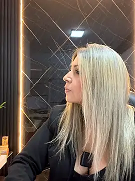 Helena Foxxx online show from November 7, 2025, 2:43 pm