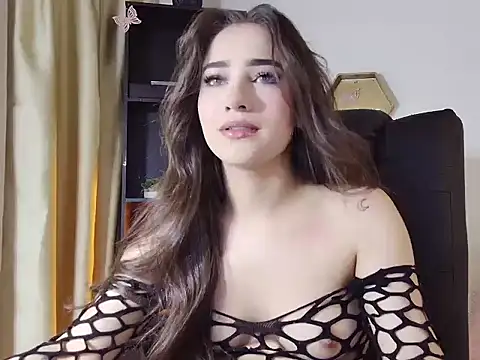 Snapshot of StefannyCipriani chatting on September 9, 2025, 12:43 am StefannyCipriani online show from September 9, 2025, 12:43 am