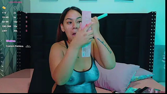 mamaneedsfun online show from September 18, 2025, 1:03 pm