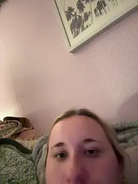 imawhorenslut19 online show from May 7, 2026, 5:22 am