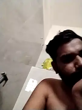 avi007p online show from May 10, 2026, 3:43 am