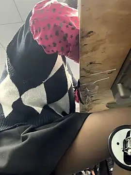 Snapshot of DHJM168 chatting on January 19, 2026, 2:15 am DHJM168 online show from January 19, 2026, 2:15 am