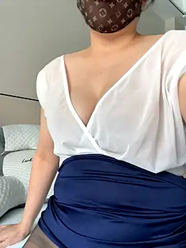 300-AMAM online show from October 12, 2025, 6:04 am