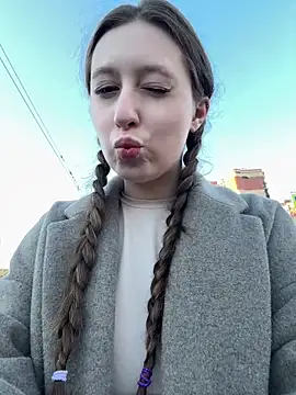 FroggyAnna online show from October 1, 2025, 1:59 pm