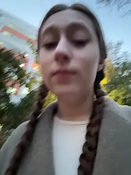 FroggyAnna online show from October 13, 2025, 3:13 pm