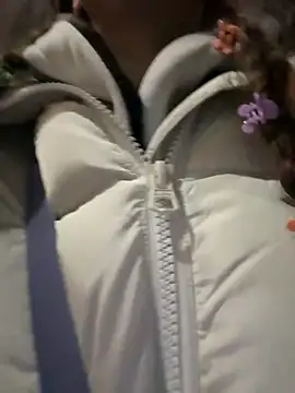 FroggyAnna online show from November 25, 2025, 4:40 pm