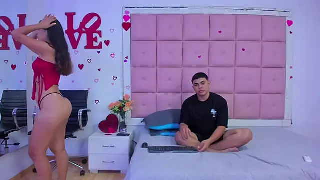 Snapshot of Aliss_Aron chatting on February 21, 2026, 12:07 pm Aliss Aron online show from February 21, 2026, 12:07 pm