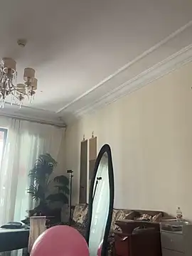 lingzi9333 online show from November 15, 2025, 4:27 am