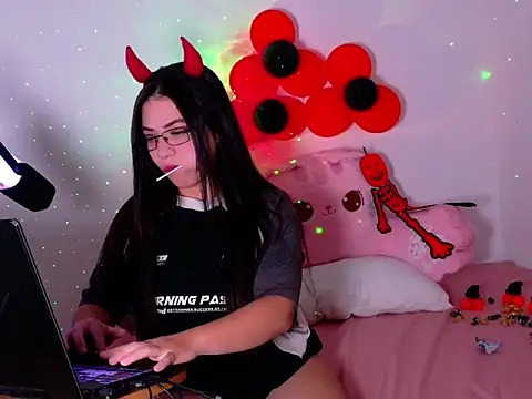 SofiKray online show from October 14, 2025, 1:28 am