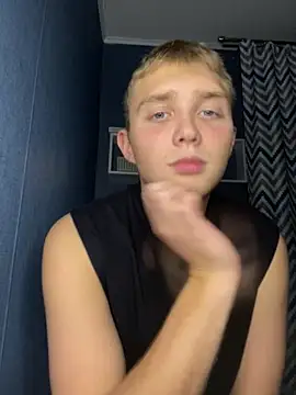 Snapshot of Luka_Belton chatting on October 20, 2025, 3:34 pm Luka Belton online show from October 20, 2025, 3:34 pm