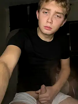 Snapshot of Luka_Belton chatting on December 3, 2025, 2:12 am Luka Belton online show from December 3, 2025, 2:12 am