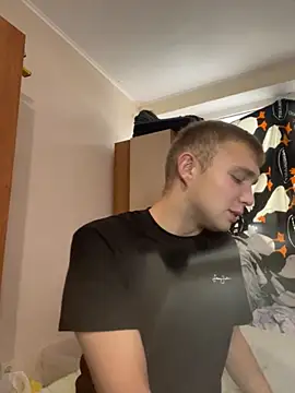 Snapshot of Luka_Belton chatting on October 15, 2025, 12:13 pm Luka Belton online show from October 15, 2025, 12:13 pm