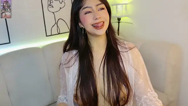 VioletBlacke  online show from April 13, 2026, 1:37 pm