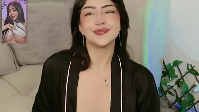 VioletBlacke  online show from May 25, 2026, 2:16 pm