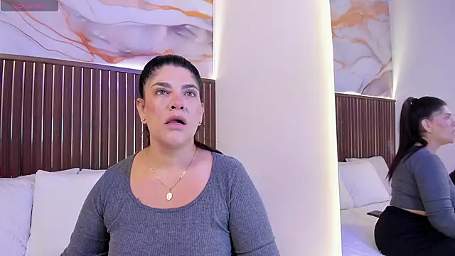 Roxie-NS online show from October 10, 2025, 11:44 am