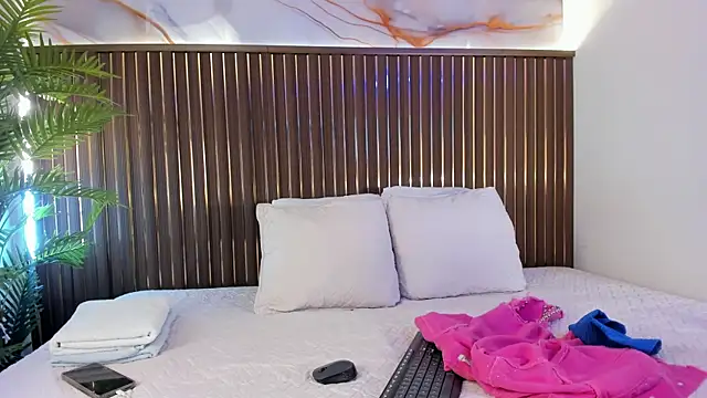 Roxie-NS online show from March 13, 2026, 11:48 am