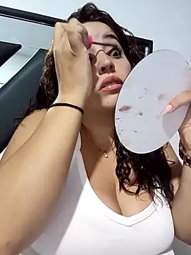 LoanaSantos online show from October 8, 2025, 9:48 pm