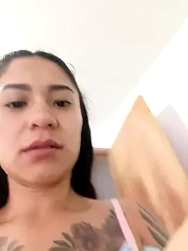 Liahdiaz  online show from February 9, 2026, 12:47 pm