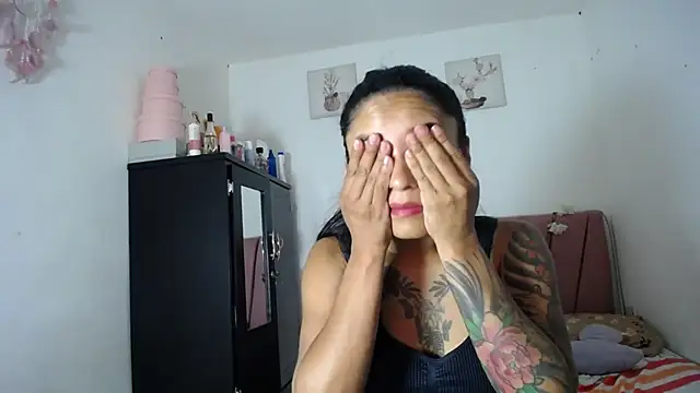 Liahdiaz  online show from July 3, 2026, 2:45 pm