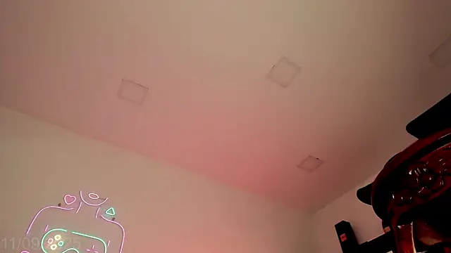 Isabella Haddad online show from September 11, 2025, 7:36 pm