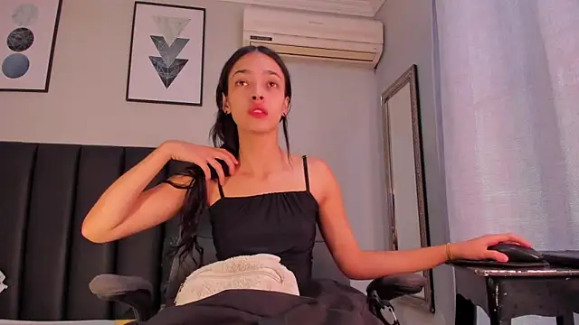 Snapshot of miIa_bratz chatting on September 23, 2025, 8:16 pm miIa bratz online show from September 23, 2025, 8:16 pm