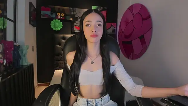 miIa bratz online show from February 19, 2026, 7:33 pm