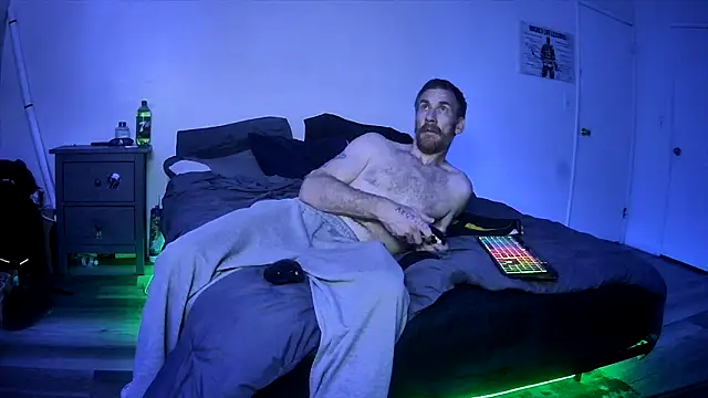 Snapshot of Tiggitytomociti chatting on June 13, 2026, 10:02 am Tiggitytomociti online show from June 13, 2026, 10:02 am