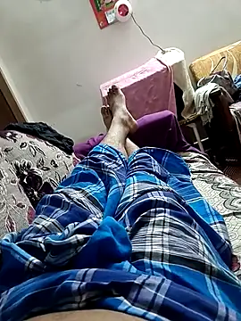 maddy3108 online show from April 3, 2026, 1:23 am