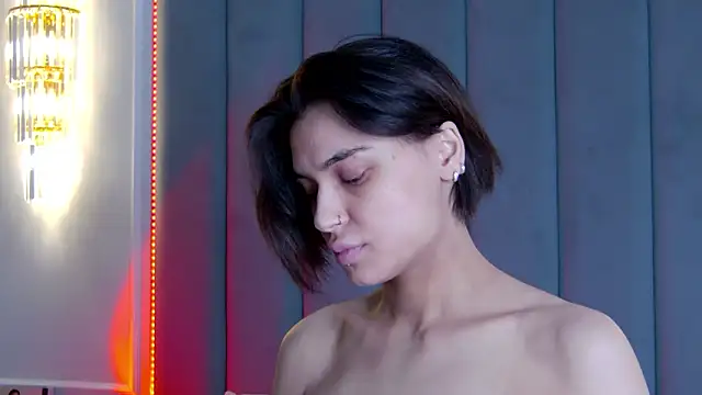 VioletAsh online show from February 3, 2026, 6:40 am