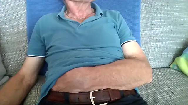 velikifant7 online show from May 18, 2026, 4:12 pm