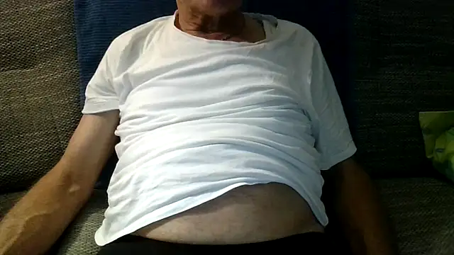 velikifant7 online show from December 4, 2025, 6:51 pm