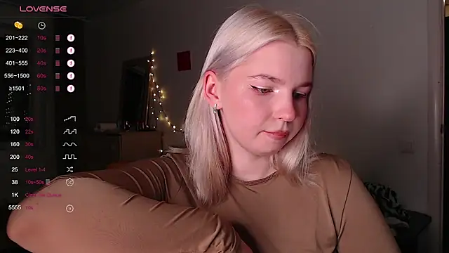 AnnySweetMilk online show from October 6, 2025, 6:19 pm